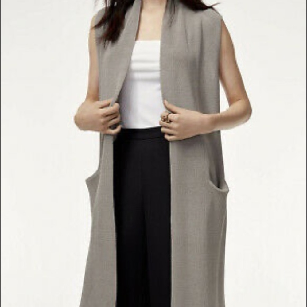 NWOT Aritzia Dunkirk Sweater cardigan vest